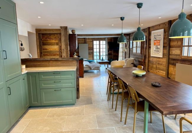 Chalet à Hauteluce - Les Saisies : Luxueux chalet face aux pistes et rdv ESF