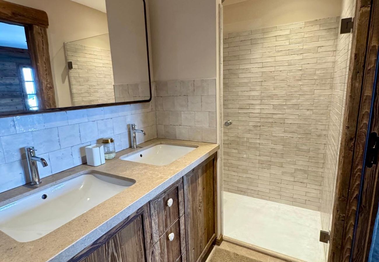 Chalet à Hauteluce - Les Saisies : Luxueux chalet face aux pistes et rdv ESF